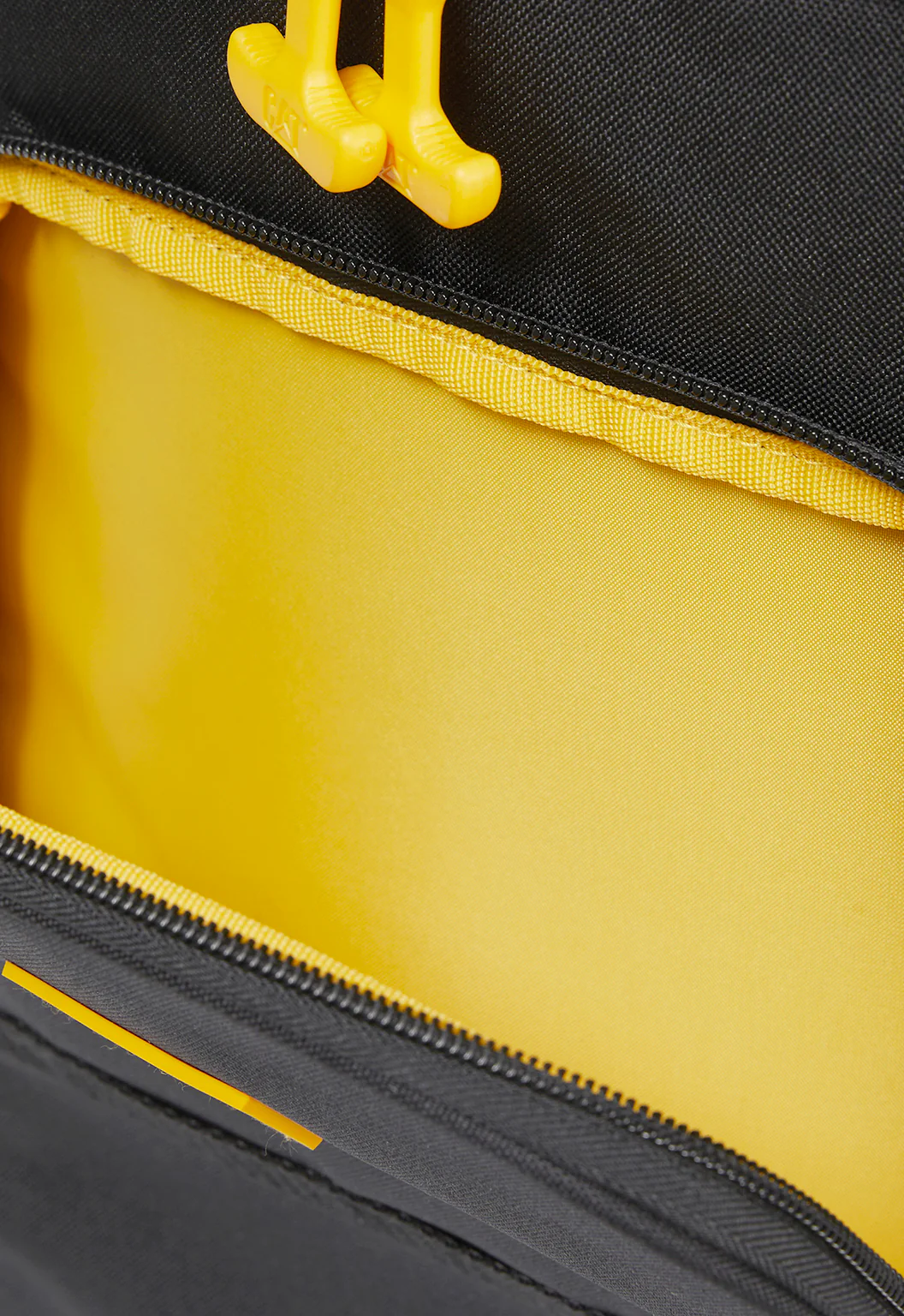 28 Can Cooler Backpack - Image 9