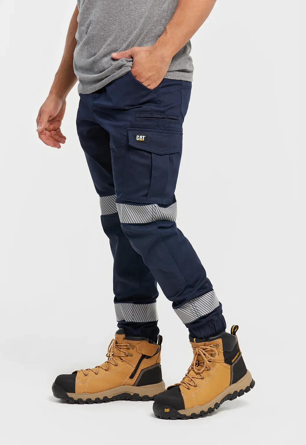 Dynamic Cuffed Taped Pant